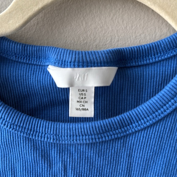 H&M - Blue Ribbed Cropped Tank Top - Picture 3 of 3